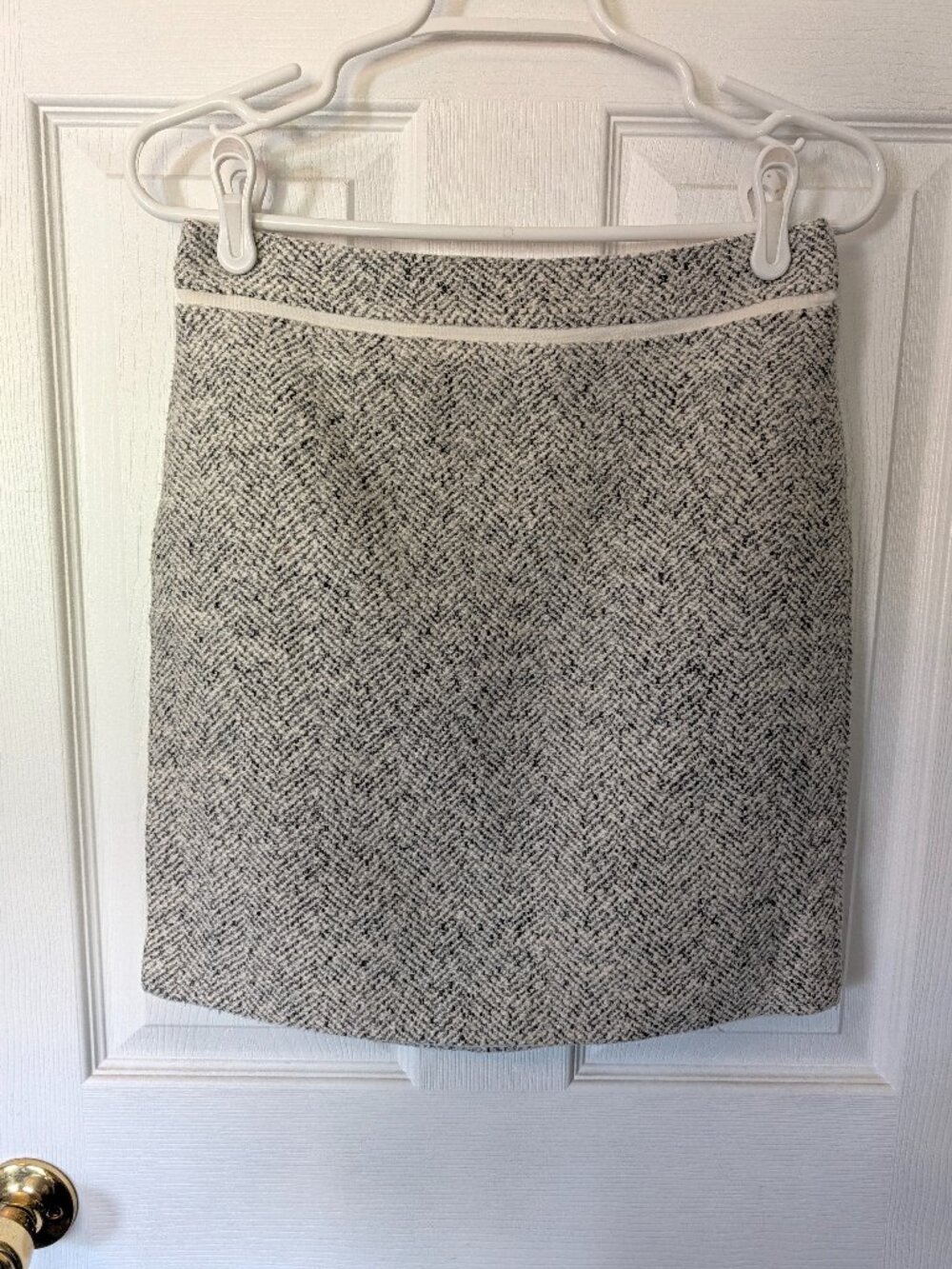 Size 0 White House Black Market Wool Blend Skirt